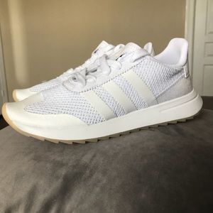 Like New Adidas FLB Sneakers Women’s sz 6